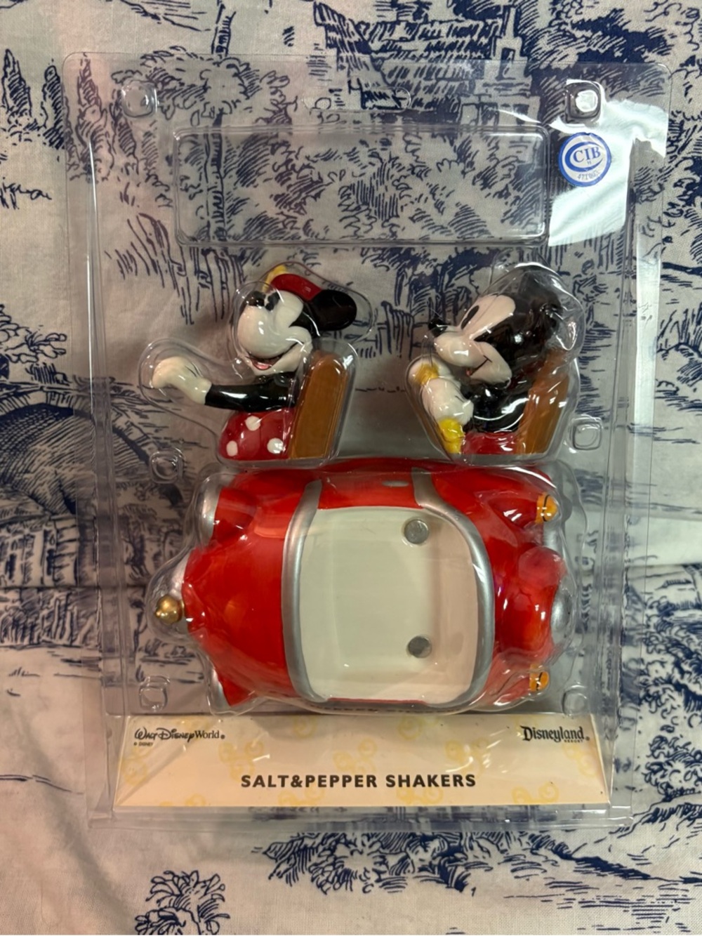 NEW Disney Parks Mickey & Minnie Mouse with Car Ceramic Salt & Pepper Shakers